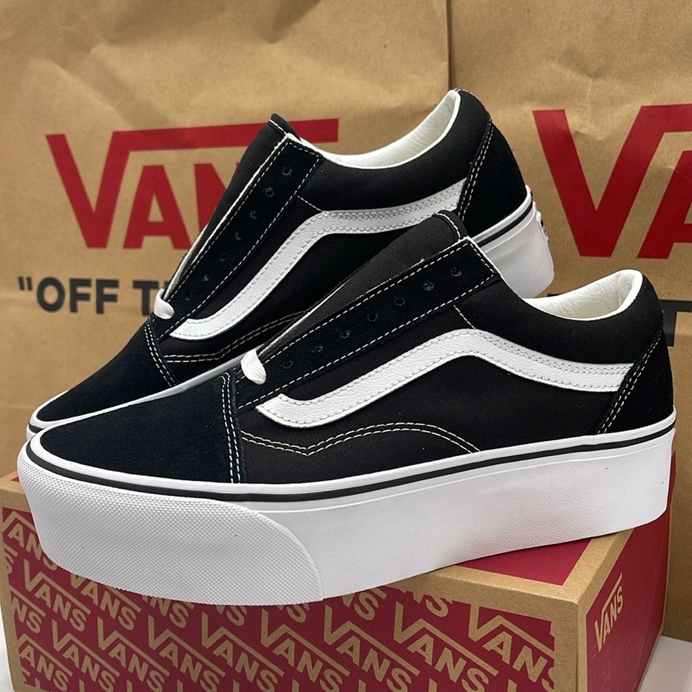 Vans Men’s Old Skool Stackform
Suede/Canvas Black/True Wht
VN0A7Q5M6BT Platforms - Picture 13 of 16